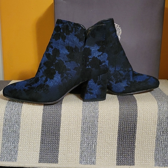 Booties - Picture 4 of 5